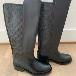 Black leather boots Size 37 (7 US)